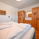 דירה Domizil Thirteen With Sauna And Glacier View By In One *