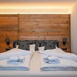 Domizil Thirteen With Sauna And Glacier View By In One Kaprun