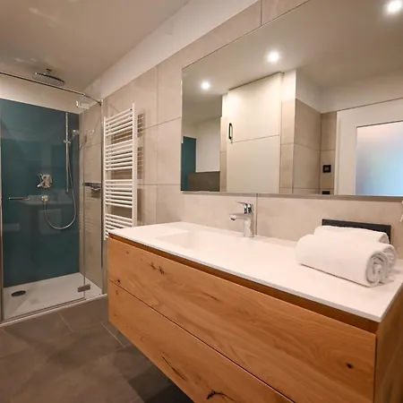 Domizil Thirteen With Sauna&glacier View By In One Kaprun
