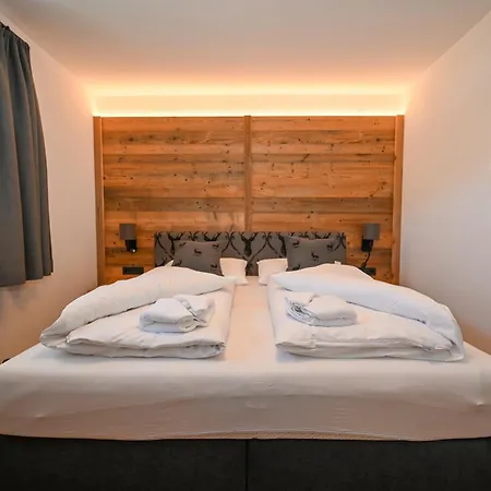 Domizil Thirteen With Sauna&glacier View By In One Apartment